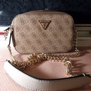 Guess Camera Bag Noelle Crossbody BB787914 - latte